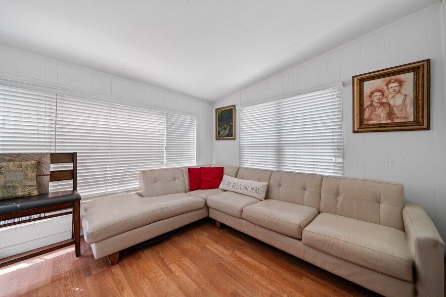 More Photos Of 215 W Carroll Ave, Glendora Apartments For Sale