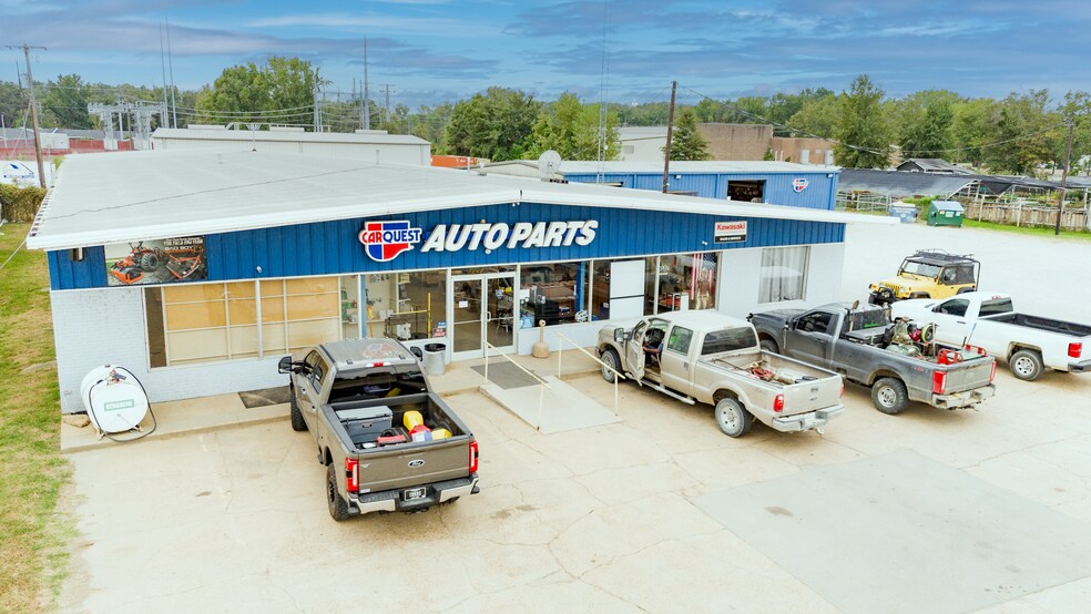 More Photos Of 1607 US-82, Greenwood General Retail For Sale