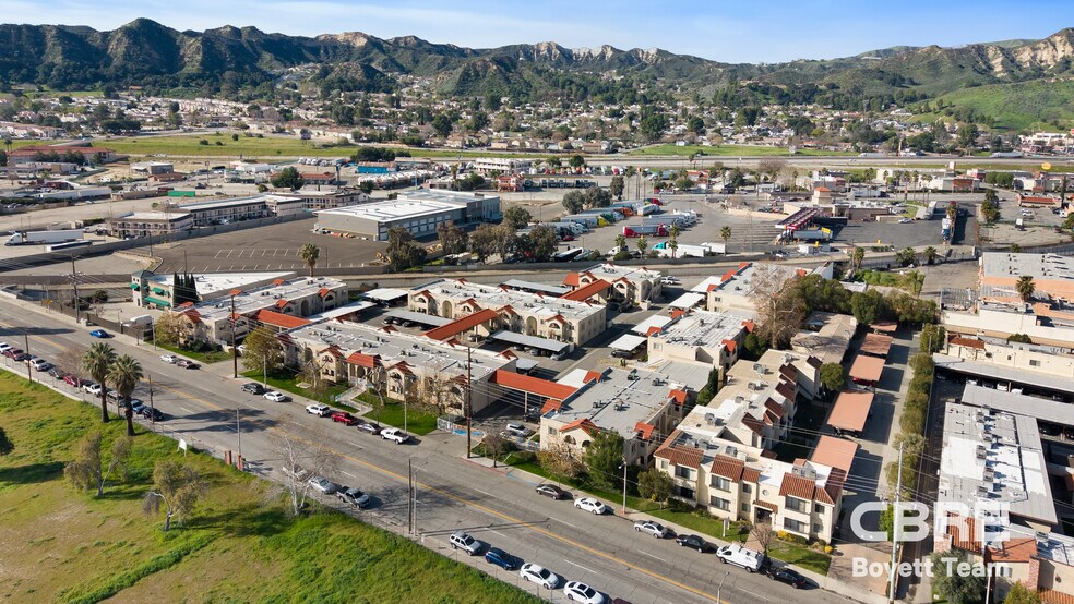 More Photos Of 31657 Ridge Route Rd, Castaic Apartments For Sale