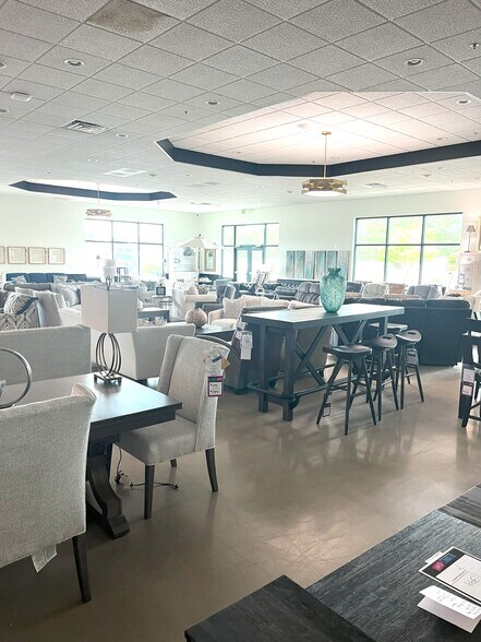 More Photos Of 410 E Us-30 Hwy, Schererville Freestanding For Sale