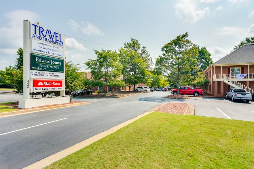 More Photos Of 2440 Sandy Plains Rd, Marietta Office For Sale