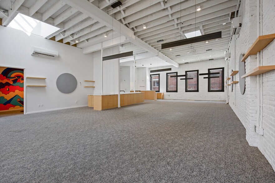 More Photos Of 220-228 SW 1st Ave, Portland General Retail For Sale