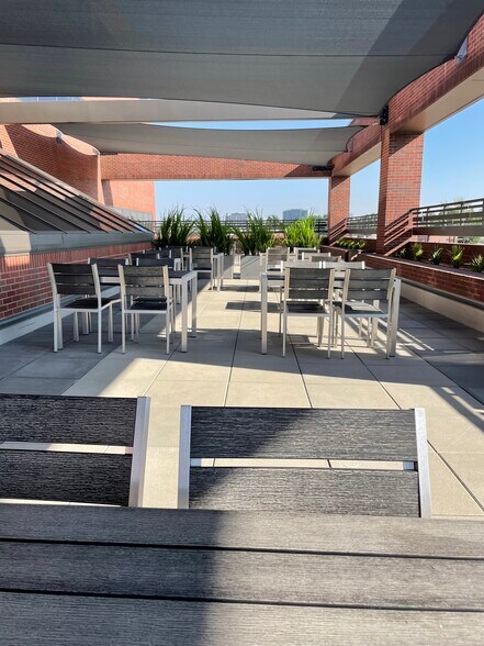 More Photos Of 2696 S Colorado Blvd, Denver Unknown For Lease