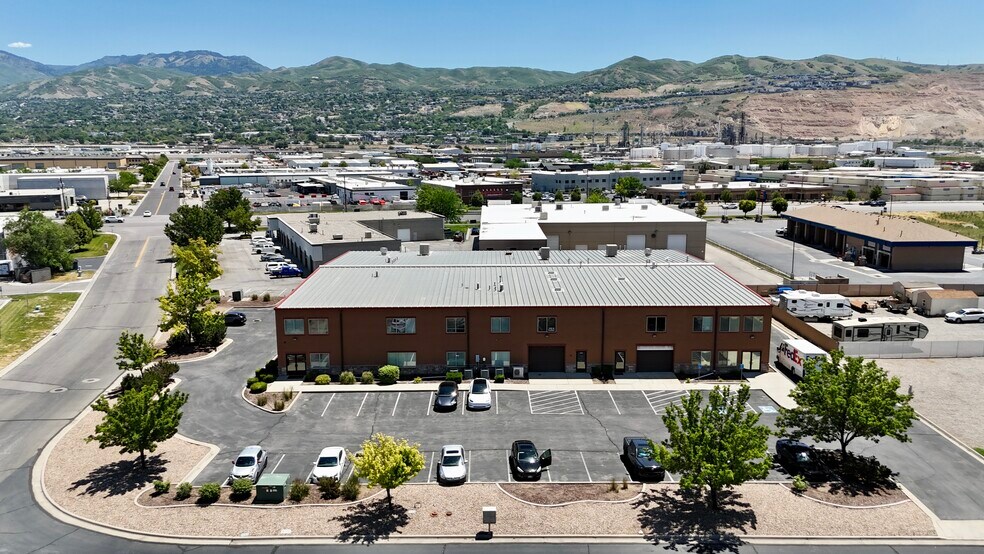 More Photos Of 190 N Cutler Dr, North Salt Lake Warehouse For Lease