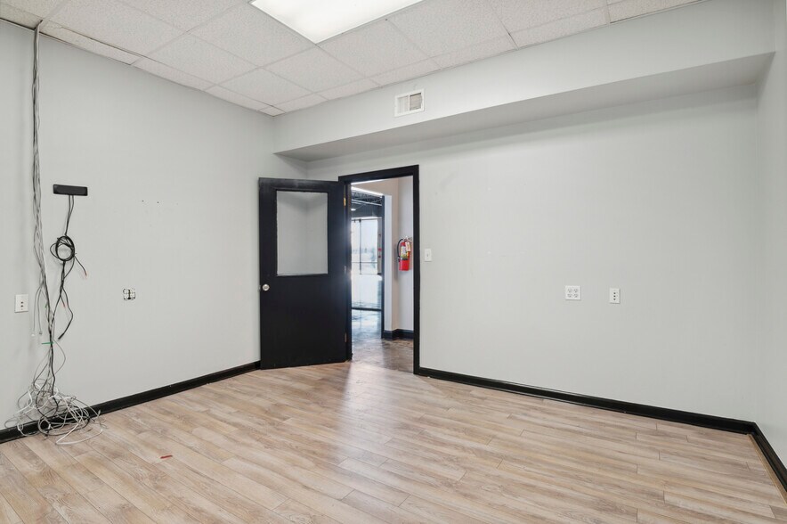 More Photos Of 101 Greenbank Rd, Wilmington Freestanding For Lease