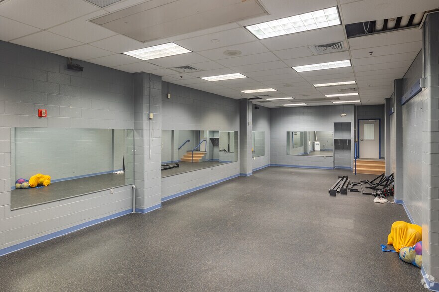 More Photos Of 3301 N Front St, Harrisburg Office For Sale