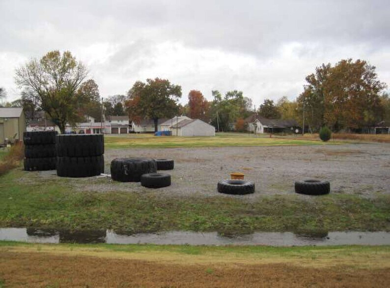 More Photos Of 709 S Commercial St, Harrisburg Auto Repair For Lease