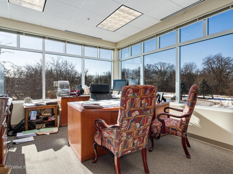 More Photos Of 400 S County Farm Rd, Wheaton Office For Sale