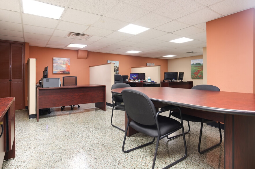 More Photos Of 126 E Main Plz, San Antonio Apartments For Sale