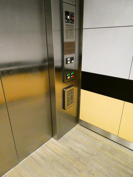 More Photos Of 8555 SW Apple Way, Portland Office For Lease