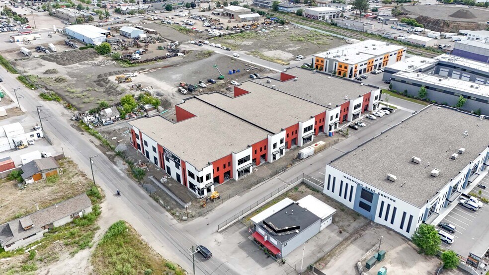 More Photos Of 4605 34 St, Vernon Distribution For Lease