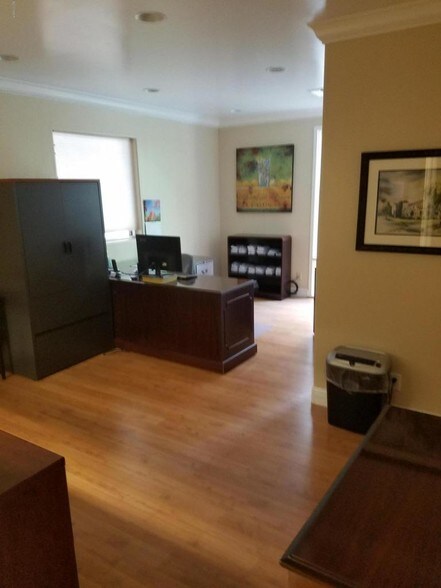 More Photos Of 426 Barcellus Ave, Santa Maria Medical For Lease