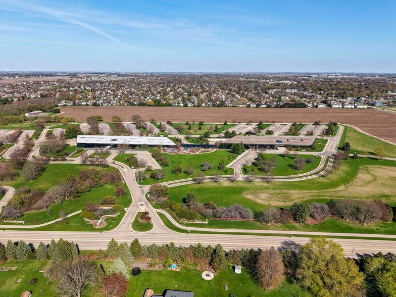 More Photos Of 1 Qbe Way, Sun Prairie Unknown For Lease
