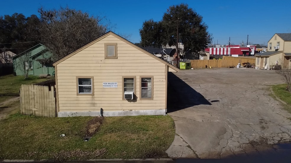 More Photos Of 1026 Miles St, Rosenberg Apartments For Sale
