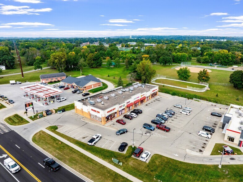 More Photos Of 1217 Marion Rd SE, Rochester Storefront For Sale