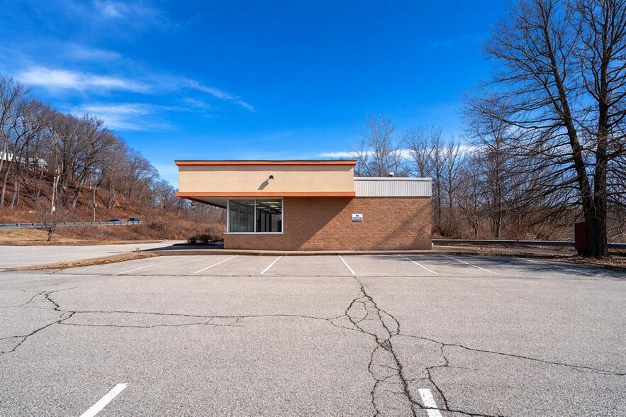 More Photos Of 641 Norwich New London Tpke, Uncasville Fast Food For Sale