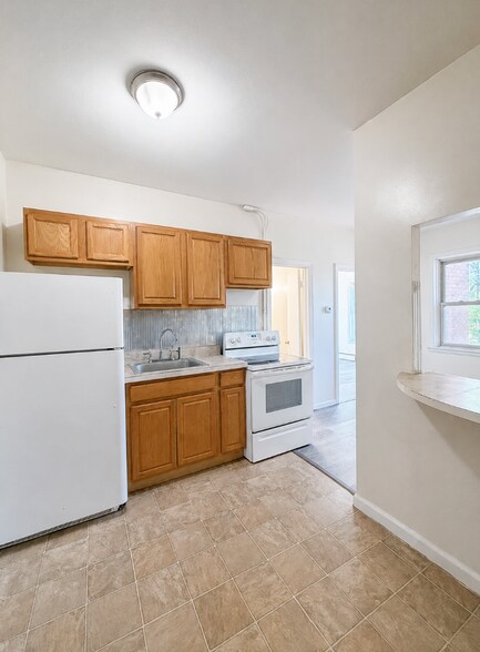 More Photos Of 246-252 North St, New Britain Apartments For Sale