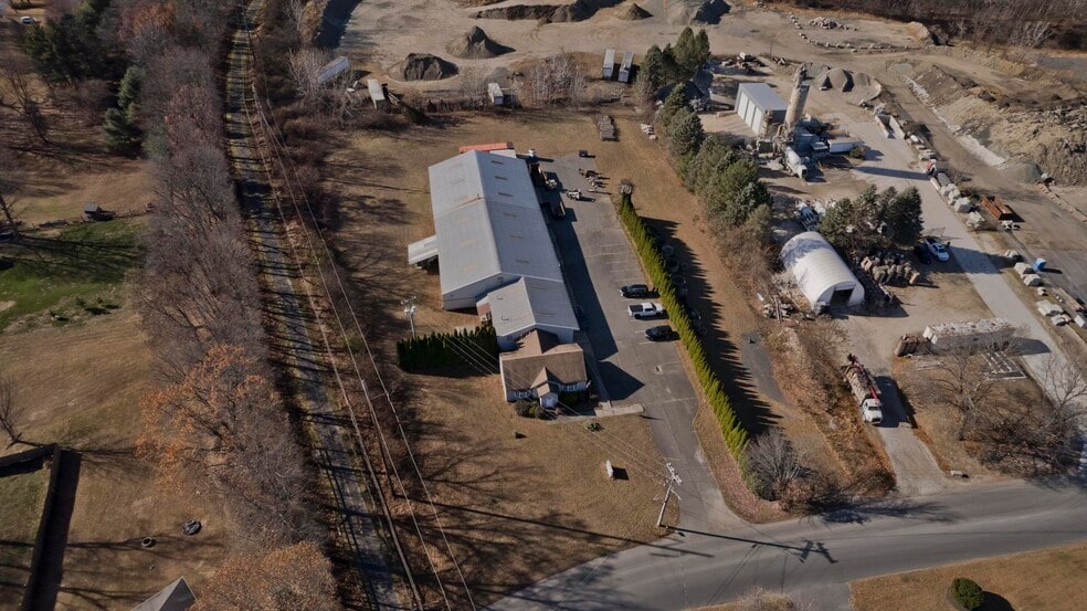 More Photos Of 16 Arthur St, Easthampton Warehouse For Sale