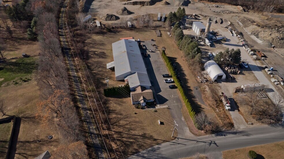 More Photos Of 16 Arthur St, Easthampton Warehouse For Sale