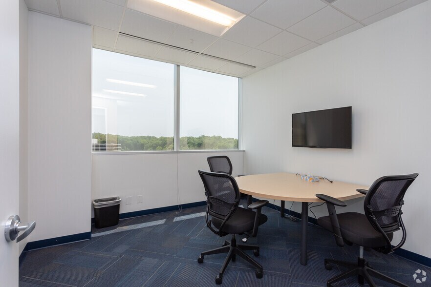 More Photos Of 8609 Westwood Center Dr, Vienna Office For Lease