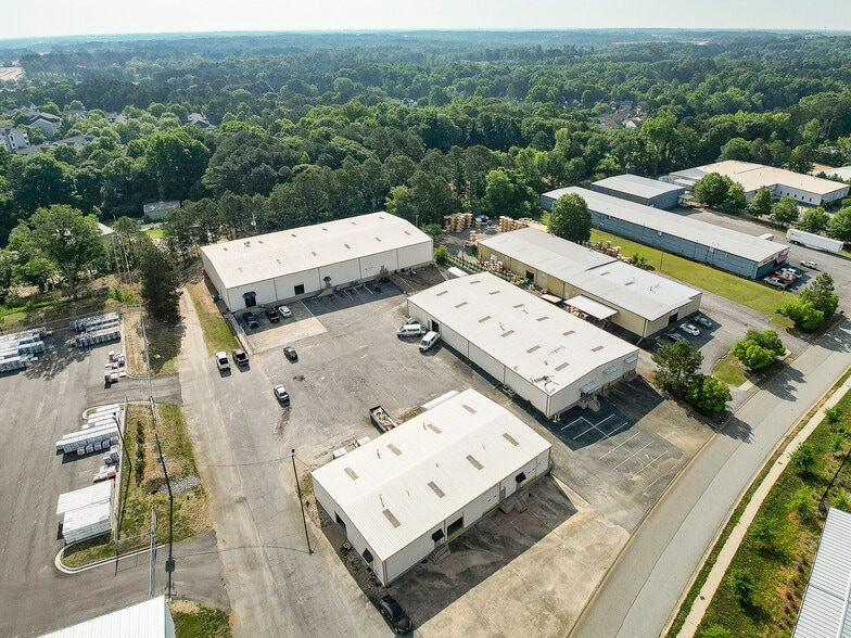 More Photos Of 396-400 Commerce Blvd, Bogart Warehouse For Sale