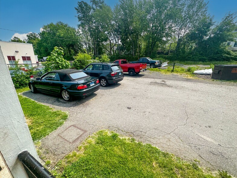 More Photos Of 388-390 Woodland St, Hartford Apartments For Sale