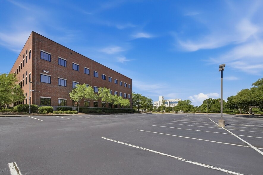 More Photos Of 1900 10th Ave, Columbus Medical For Lease
