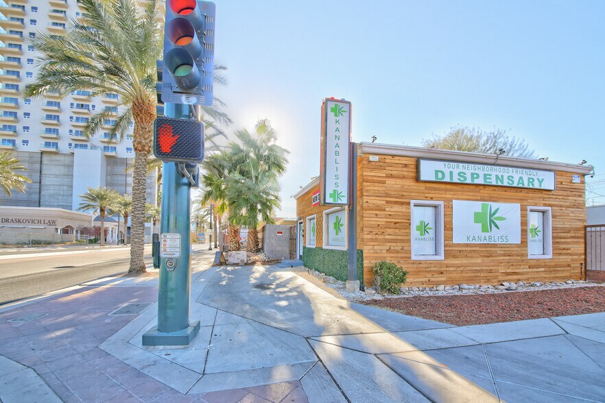 More Photos Of 800 S Casino Center Blvd, Las Vegas Loft Creative Space For Sale