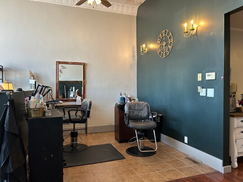 More Photos Of 114 E South Railway, Oxford Storefront For Sale