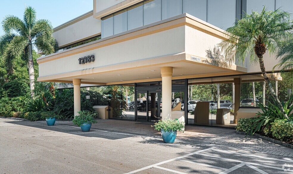 More Photos Of 12989 Southern Blvd, Loxahatchee Unknown For Lease