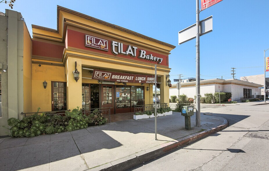 More Photos Of 9060 W Pico Blvd, Los Angeles Restaurant For Lease