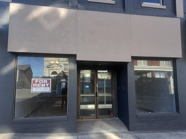 More Photos Of 201-205 E 9th St, Hopkinsville Bank For Lease