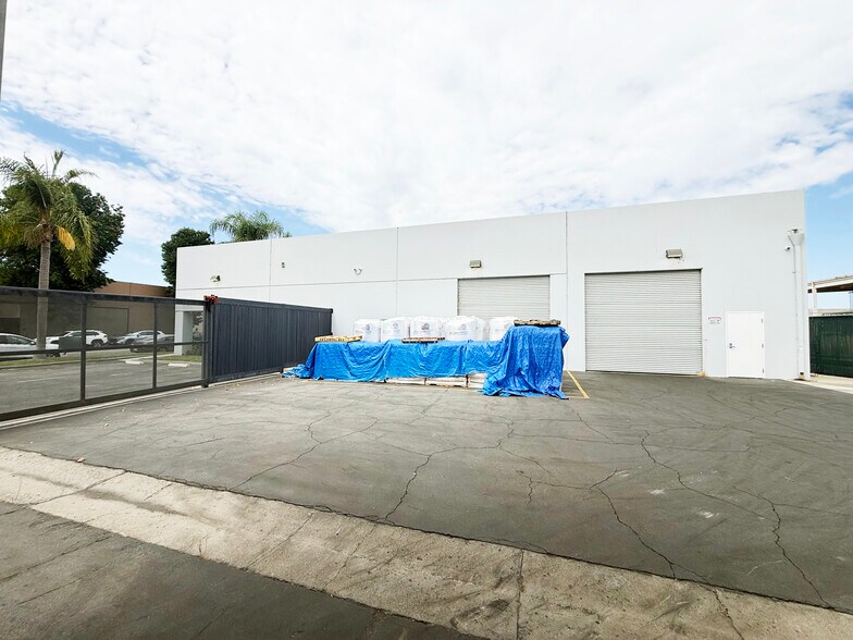 More Photos Of 529 W Blueridge Ave, Orange Warehouse For Sale