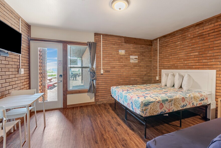 More Photos Of 630 Banyan Beach Dr, Port Aransas Hotel For Sale