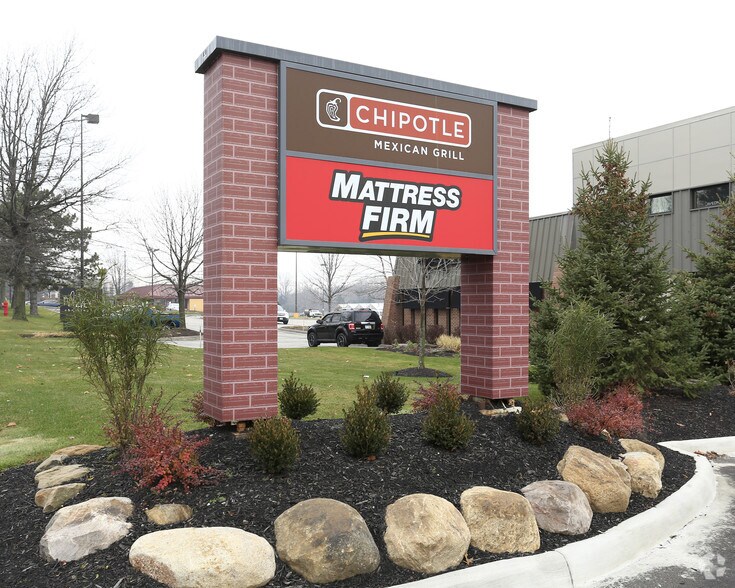 More Photos Of 6267 Wilson Mills Rd, Highland Heights Freestanding For Lease