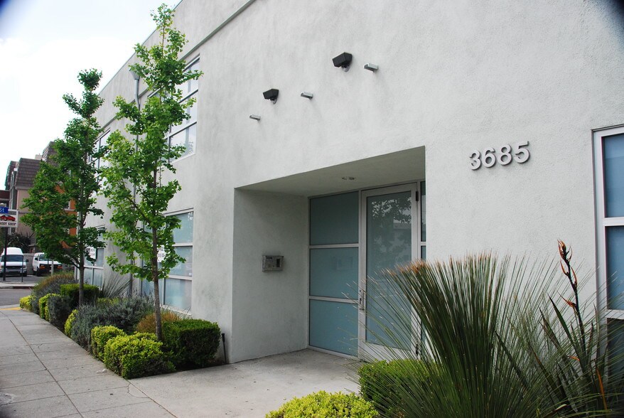 More Photos Of 3685 Motor Ave, Los Angeles Loft Creative Space For Lease