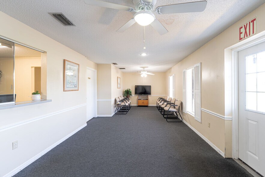 More Photos Of 10245 E Colonial Dr, Orlando Medical For Lease