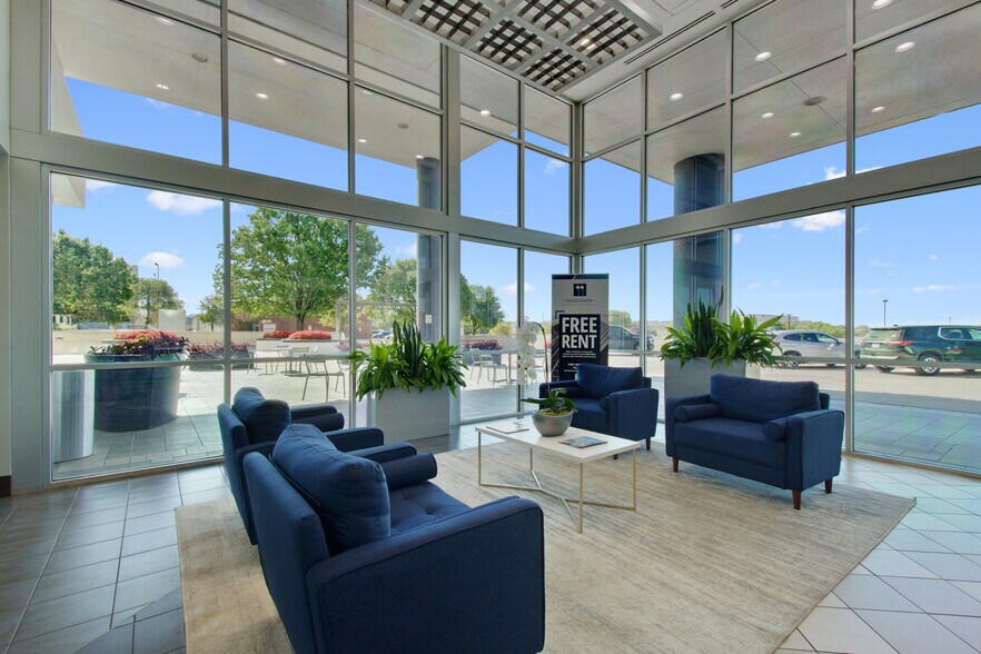 More Photos Of 7411 John Smith, San Antonio Office For Sale