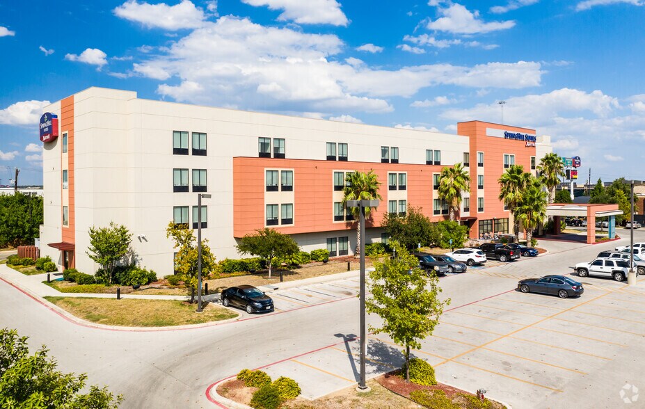 More Photos Of 138 Richland Hills Dr, San Antonio Hotel For Sale