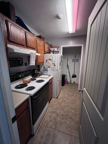 More Photos Of 7985 Phelan Blvd, Beaumont Freestanding For Sale