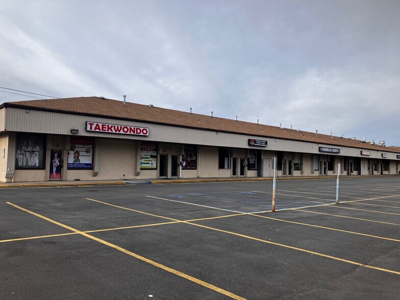 More Photos Of 2789 Middle Country Rd, Lake Grove Unknown For Lease