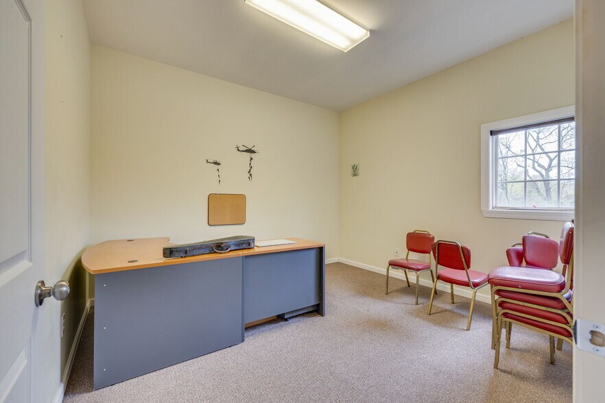 More Photos Of 3815 Highway 66 S, Rogersville Office For Lease