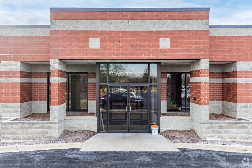 More Photos Of 1811 Centre Point Cir, Naperville Flex For Lease