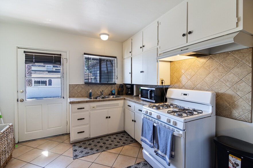 More Photos Of 2048 Mentone Blvd, Mentone Storefront Retail Residential For Sale