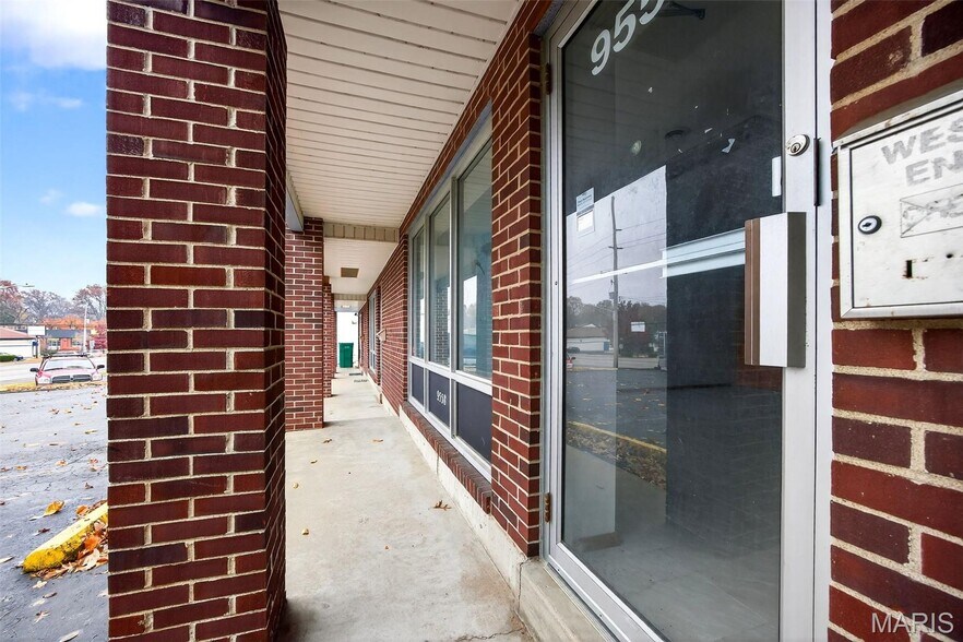 More Photos Of 9554-9560 Page Ave, Overland General Retail For Sale