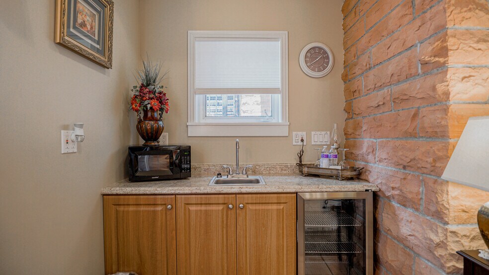 More Photos Of 118 S 300 W, Heber City Hospitality For Sale