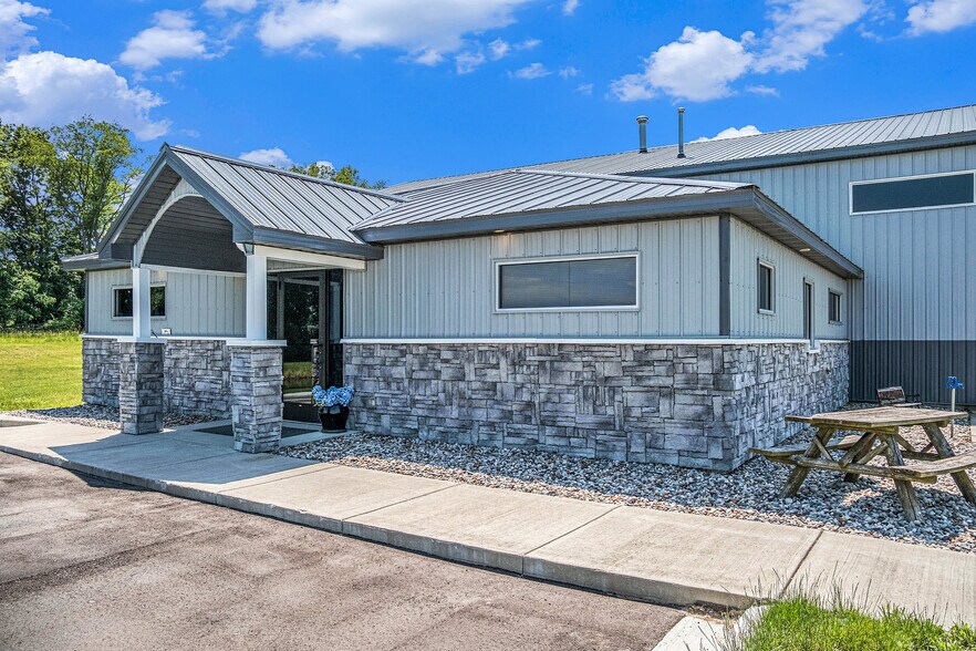 More Photos Of 9486 S Meridian Rd, Clarklake Light Manufacturing For Sale