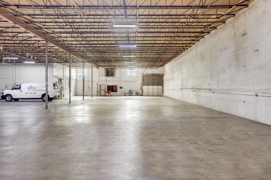 More Photos Of 7725 W 2nd Ct, Hialeah Warehouse For Sale