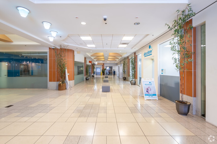 More Photos Of 1601 Pacific Coast Hwy, Hermosa Beach General Retail For Sale