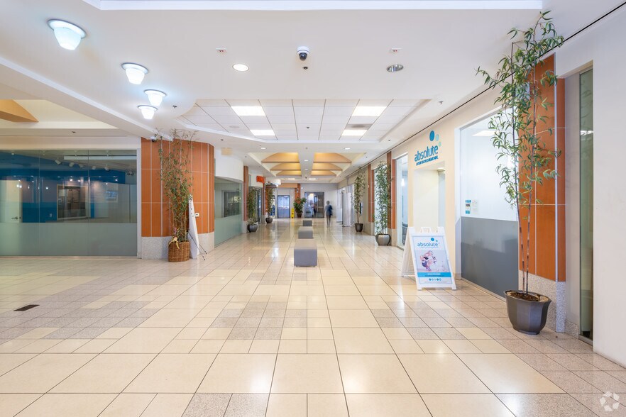 More Photos Of 1601 Pacific Coast Hwy, Hermosa Beach General Retail For Lease